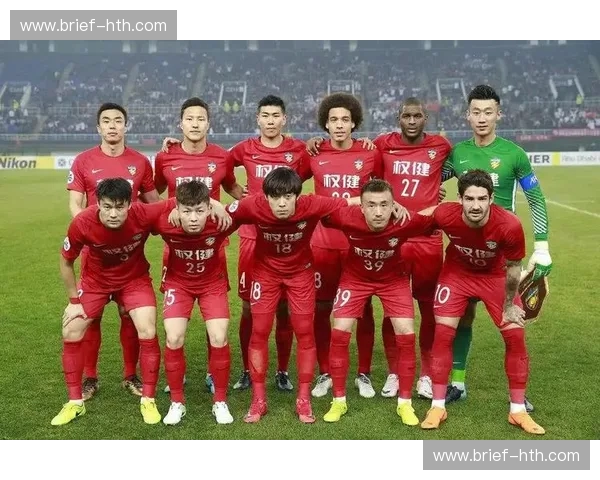 绿茵巅峰的京津博弈：当“御林军”撞上“权健旋风”，谁才是北方足球的最后骄傲？